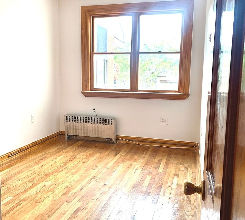 2nd image of 451 Humboldt St #J2