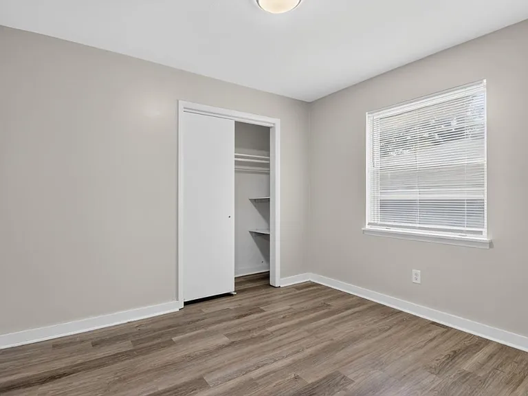 822 N Hughes St — Photo 14