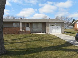 418 S Rathje Rd, Peotone, IL 60468