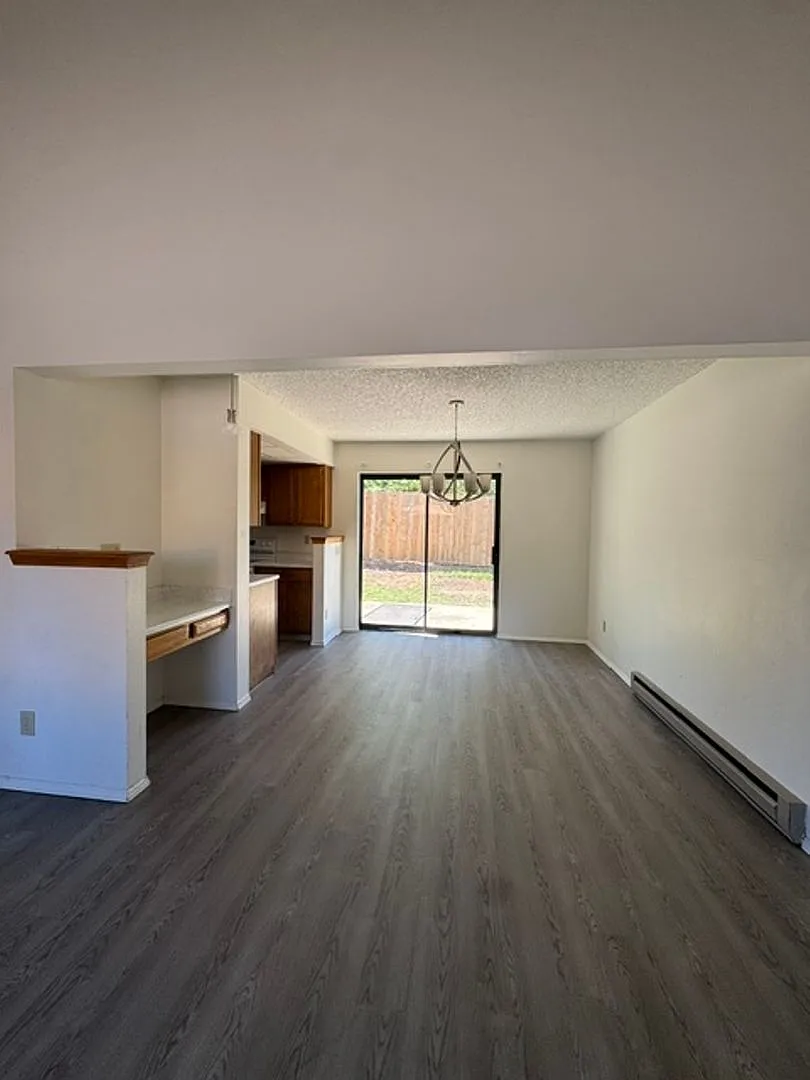 2 Bedroom Townhome with a Fireplace — Photo 4