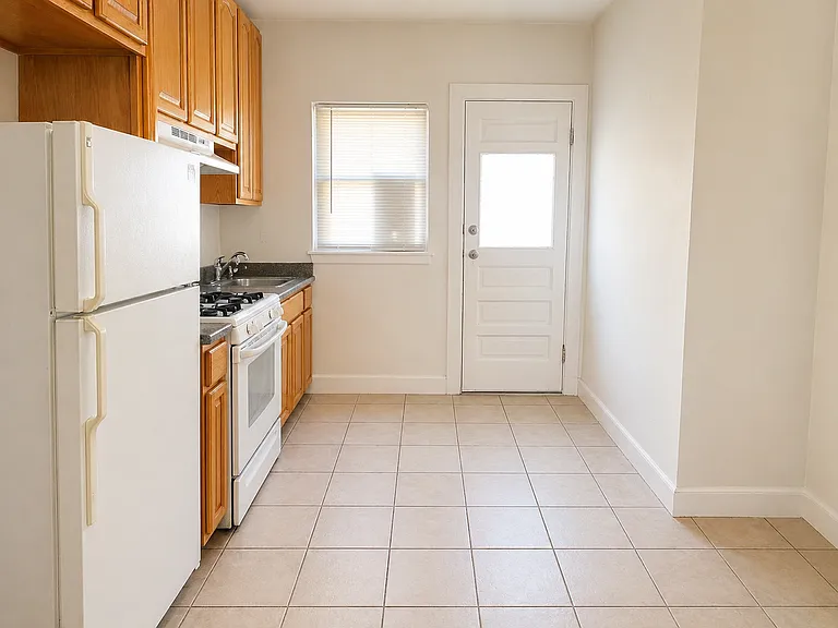 20 Shanley St #1L — Photo 4