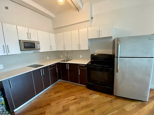 Rented by City Connections Realty | media 7