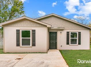934 Campbell St, Seguin, TX 78155