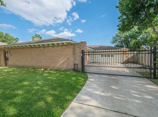 12919 Westella Dr, Houston, TX 77077