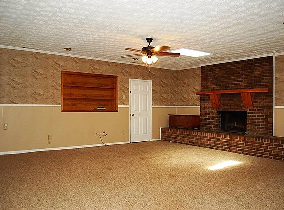 3rd image of 6255 Lakeview Dr