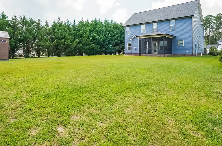 104 Claymore Dr — Photo 17