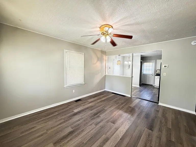 4111 Locust Ave — Photo 2