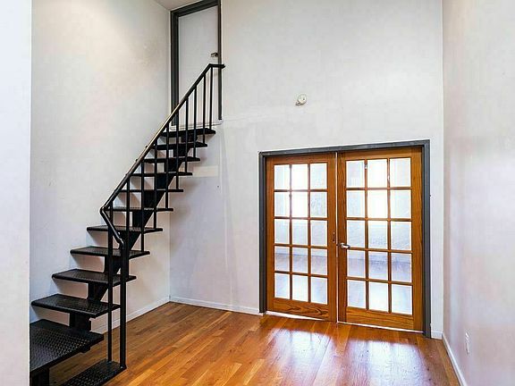 3rd image of 169 Stanhope St #3B