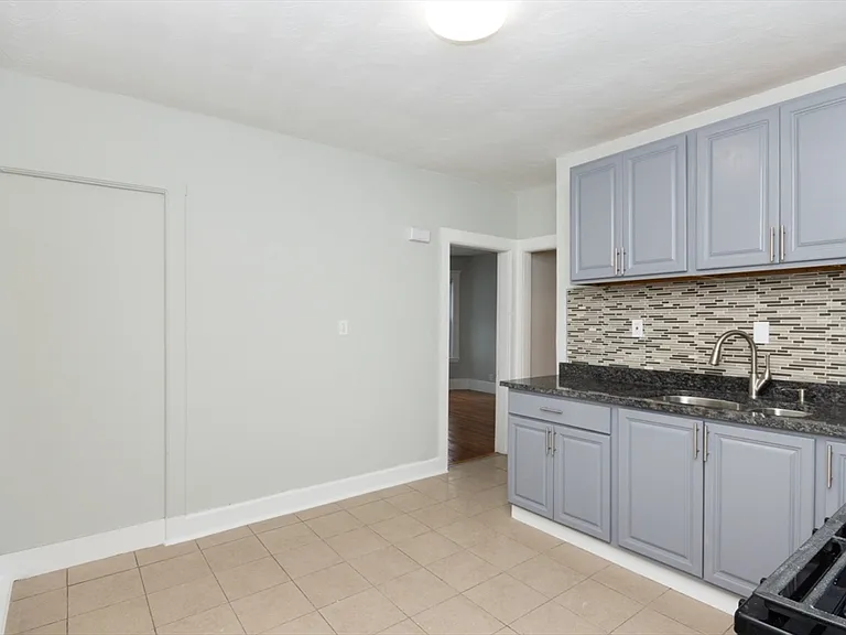 35 Torrey St #3 — Photo 4