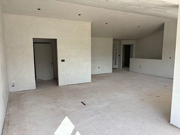 5th image of 1605 Janice Ave
