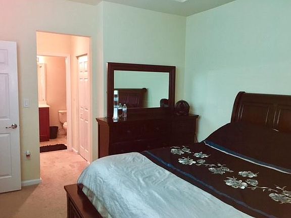 5th image of 11501 NW 89th St APT 207