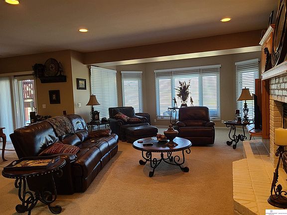 4th image of 17408 Riviera Dr