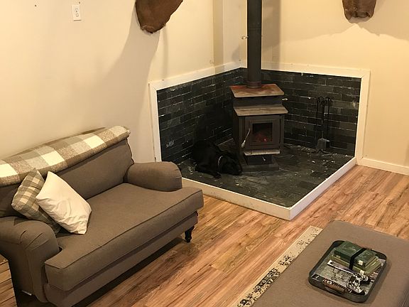 Living room with fireplace 