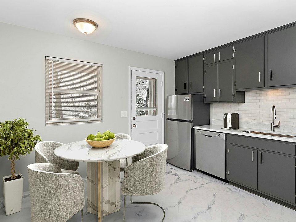 Virtually Staged Dining/Kitchen