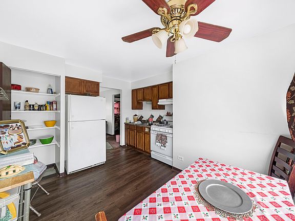 2nd image of 15542 Sunset Dr