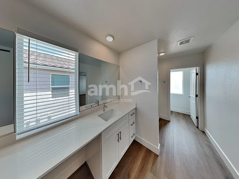11122 Magallanes St — Photo 10