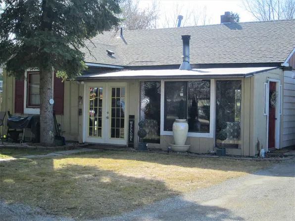 12217 N Market St, Mead, WA 99021