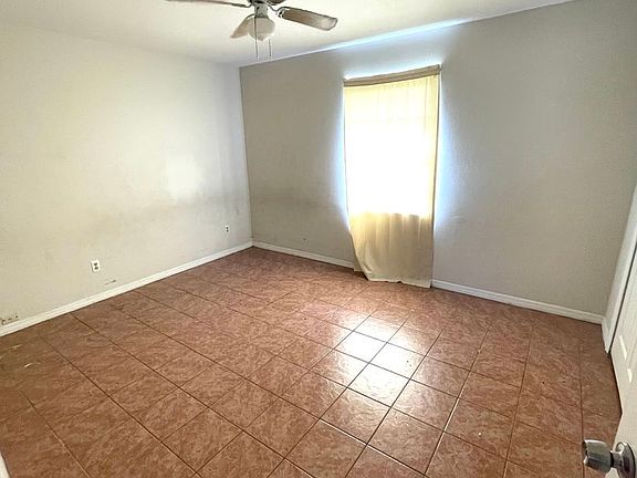 5th image of 2550 6th St