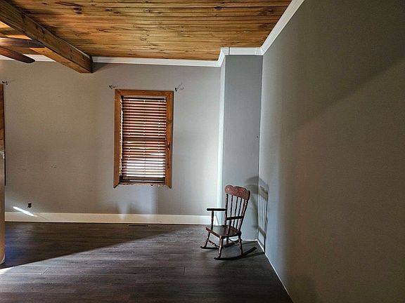 4th image of 121 S Forest St