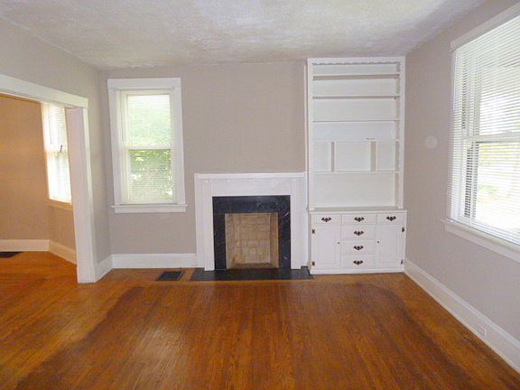 2nd image of 2874 Montana Ave