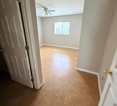 5th image of 535 Meadow Rd
