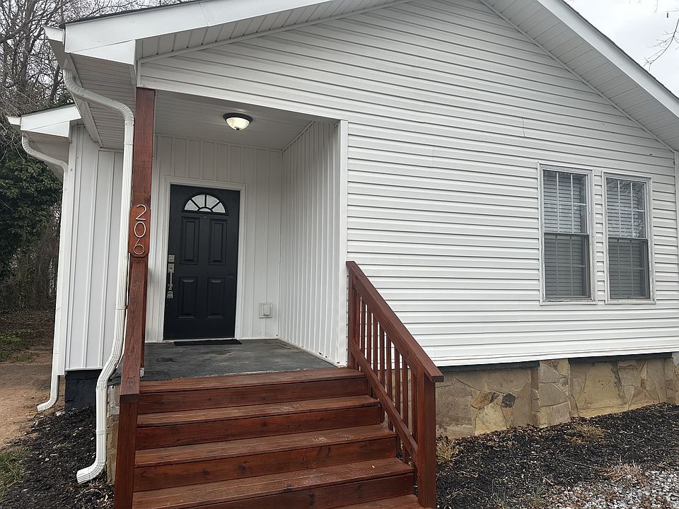 1st image of 206 Boundary Dr