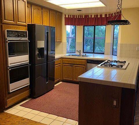 4th image of 7874 Valley Flores Dr