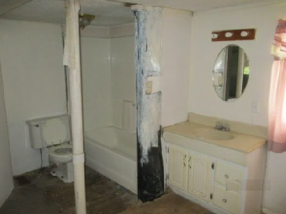 4th image of 1101 Parker Ave