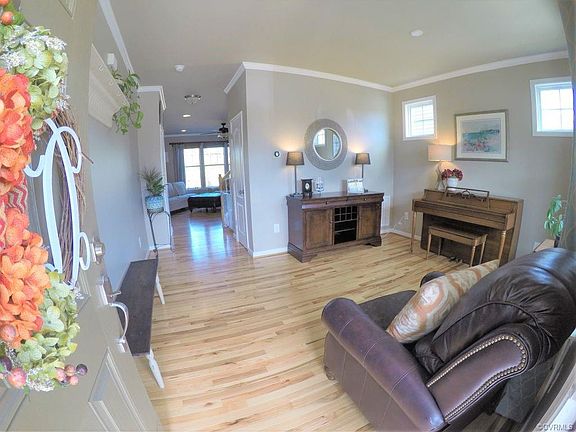 4th image of 8823 Rushbrooke Ln
