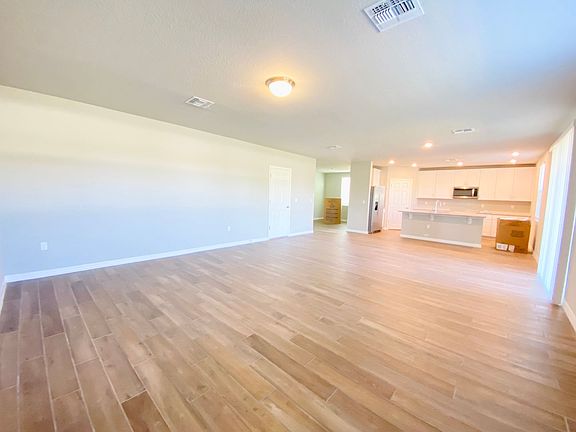 4th image of 5297 Sanders Oak Trl