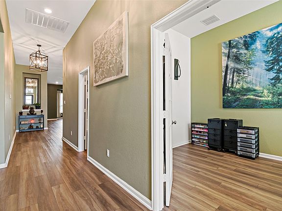 3rd image of 4403 Annandale Ln