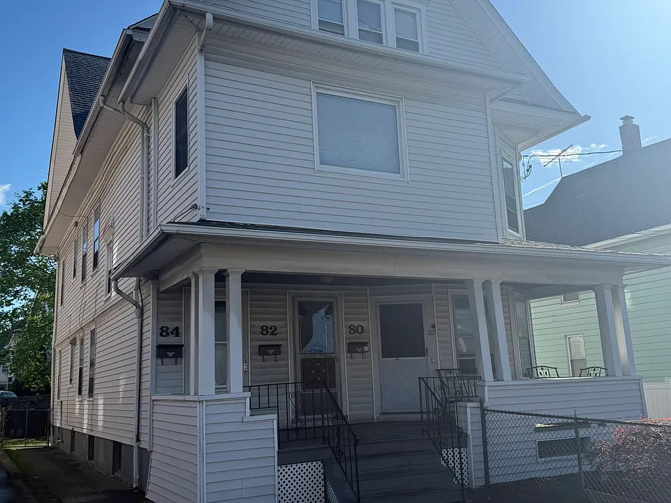 82 Porter St #2
