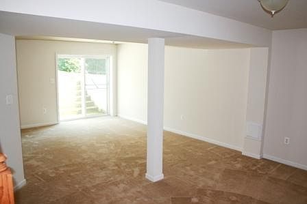 5th image of 38 Carriage Hill Dr