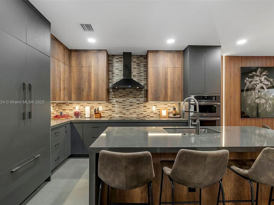 1st image of 4650 Santa Cruz Way