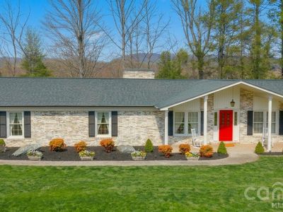 1015 Woodbine Pl NE, Lenoir, NC, 28645
