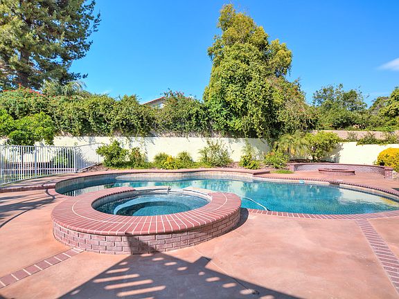 4th image of 1575 Ashwood Ct