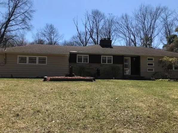 19340 Alexander Rd, Walton Hills, OH 44146