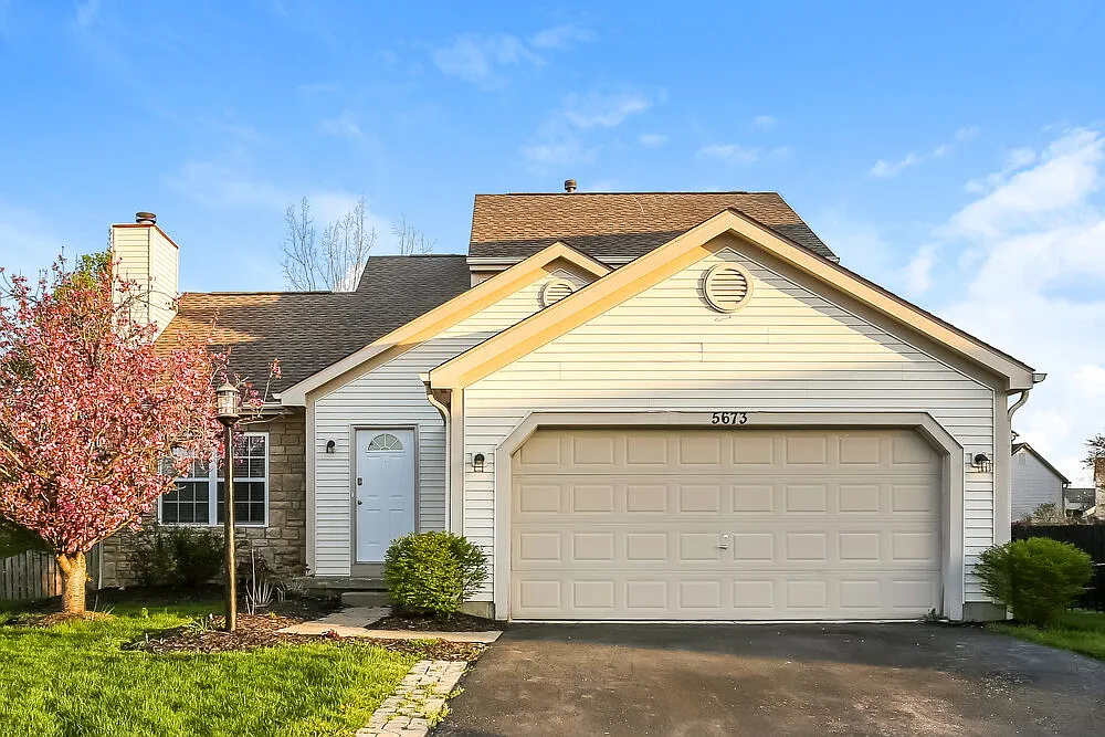 3 bed, 2.0 bath, 1721 sqft, $2,420 — Photo 1