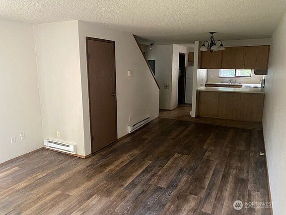 4th image of 615 Firwood Court