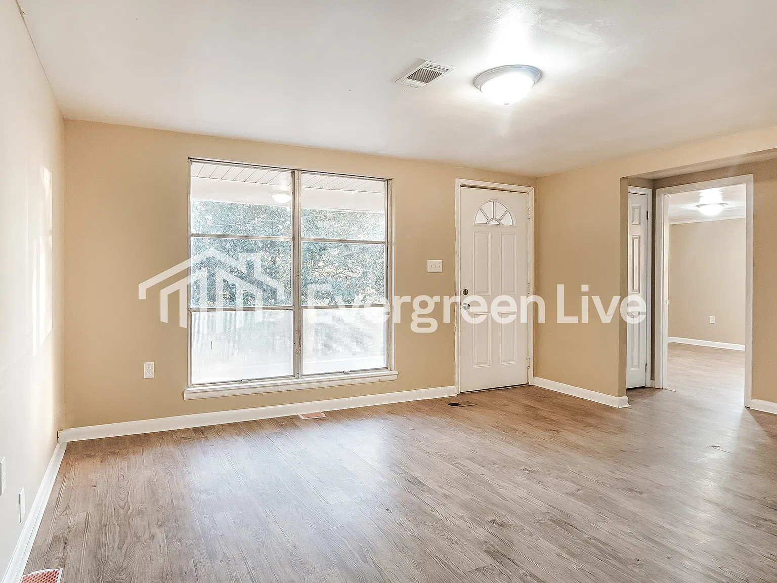4 bed, 2.0 bath, 1741 sqft, $1,195 — Photo 3
