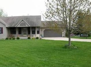 7736 Old Salem Rd, New Berlin, IL 62670