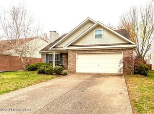 4505 Oak Pointe Dr, Louisville, KY 40245