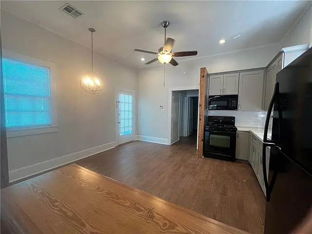 2 bed, 1.0 bath, 800 sqft, $1,400 — Photo 2