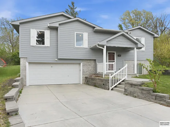 13956 Hickory Cir, Omaha, NE 68144