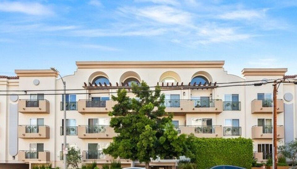 1st image of 1353 N Fuller Ave Unit 203