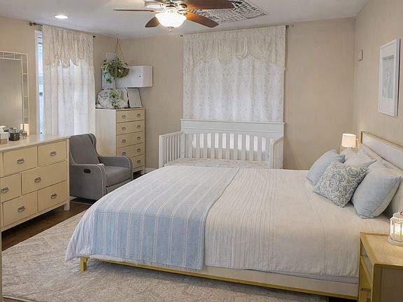 4th image of 8380 118th St APT 1D