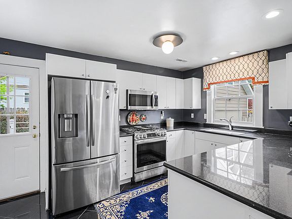 5th image of 49 Clemson St