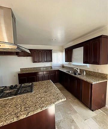 5th image of 3833 W 105th St