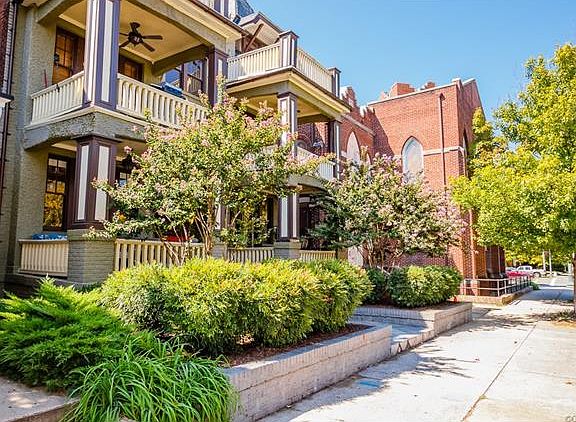 4th image of 2711 Grove Ave #U1