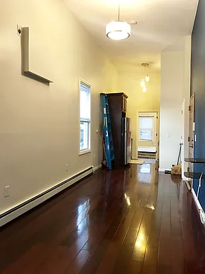 Rented by Voro, LLC | media 9